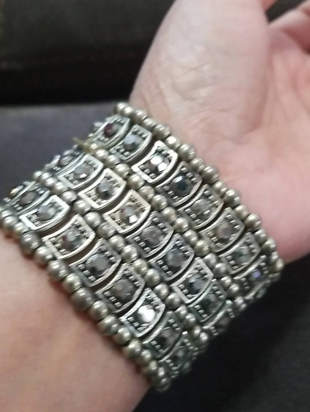 Vintage Strechy Liquid Bracelet With Stones